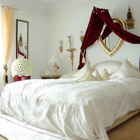 Vera فيلة ويتير