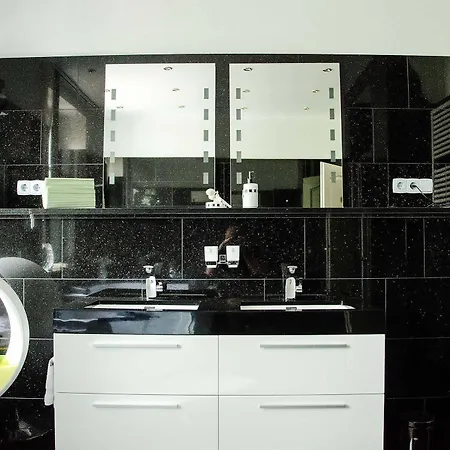 فيلة Vera ويتير